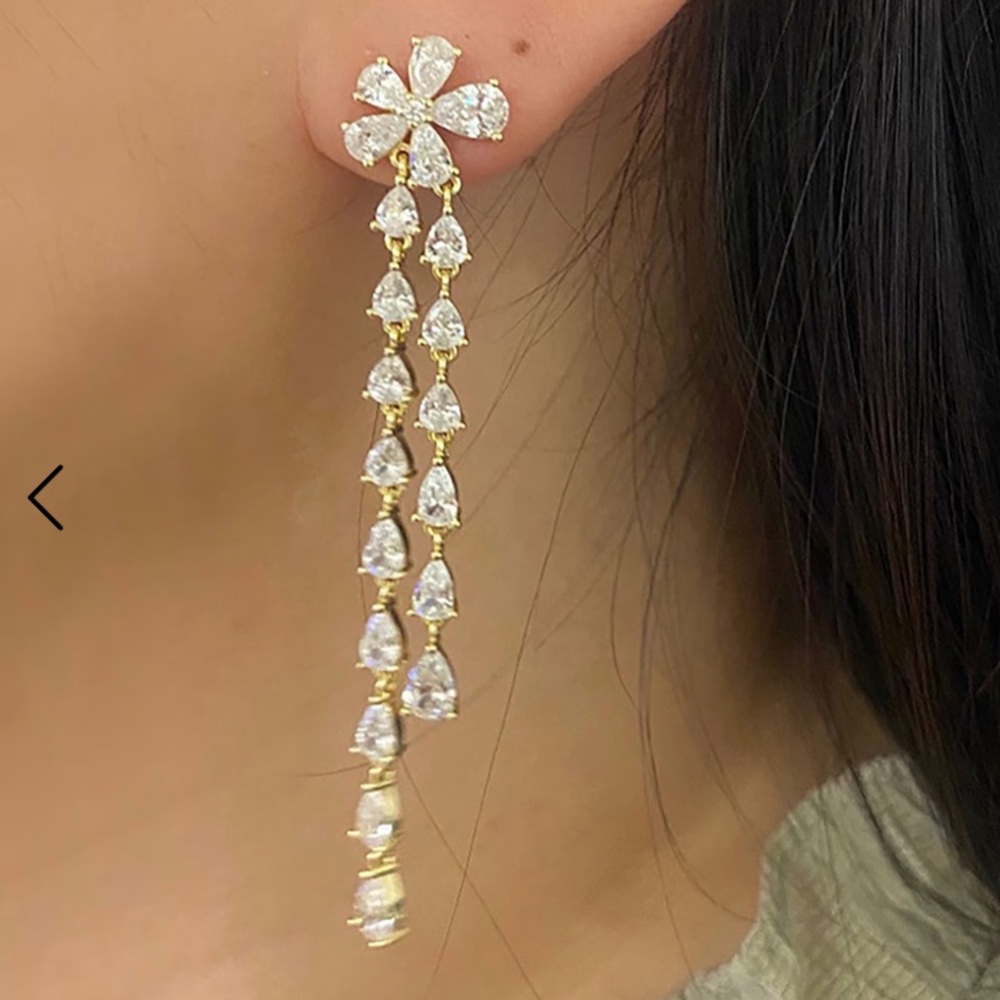 NWT Gold Vermeil Flower dangle earrings
